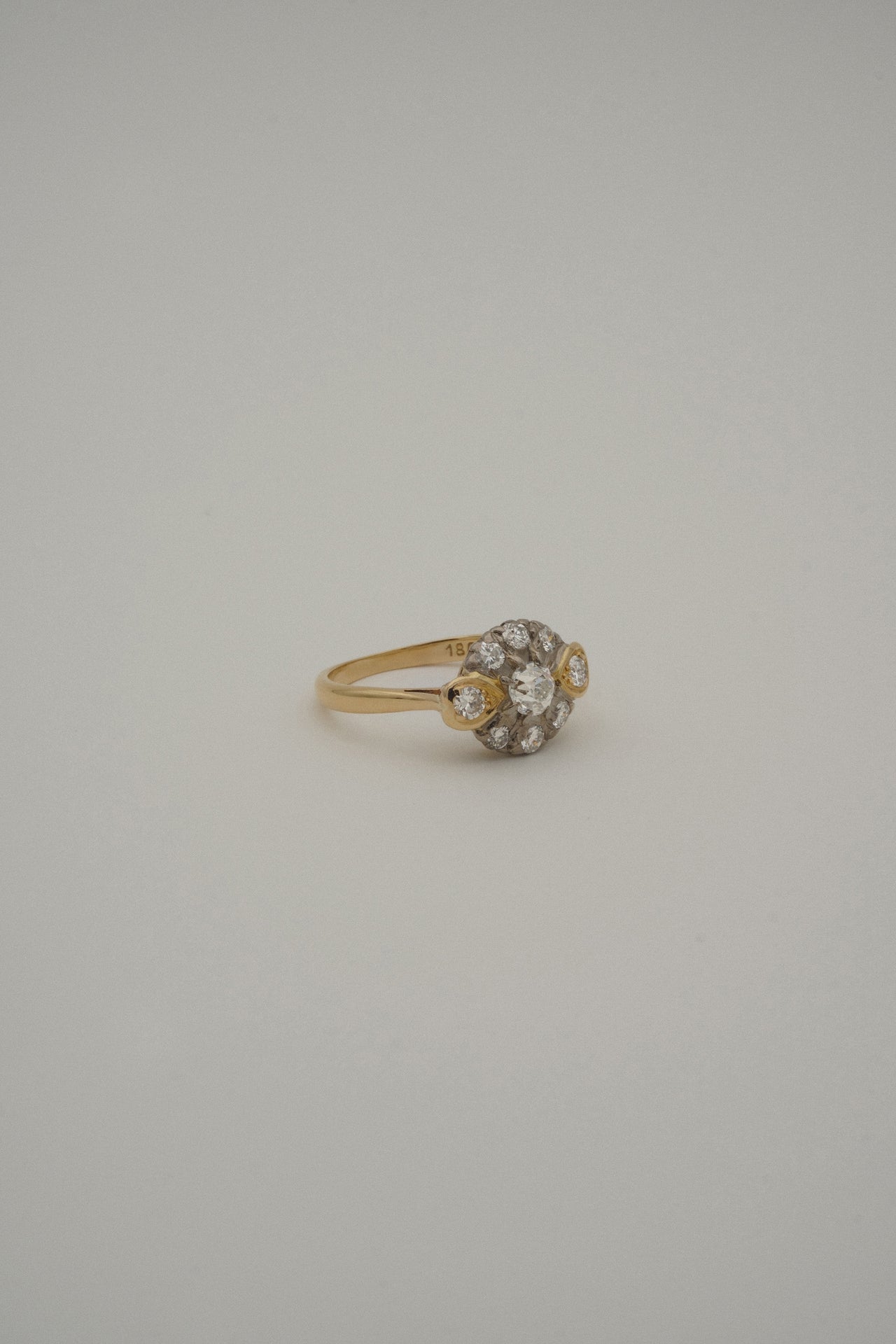 Motif Diamond Ring